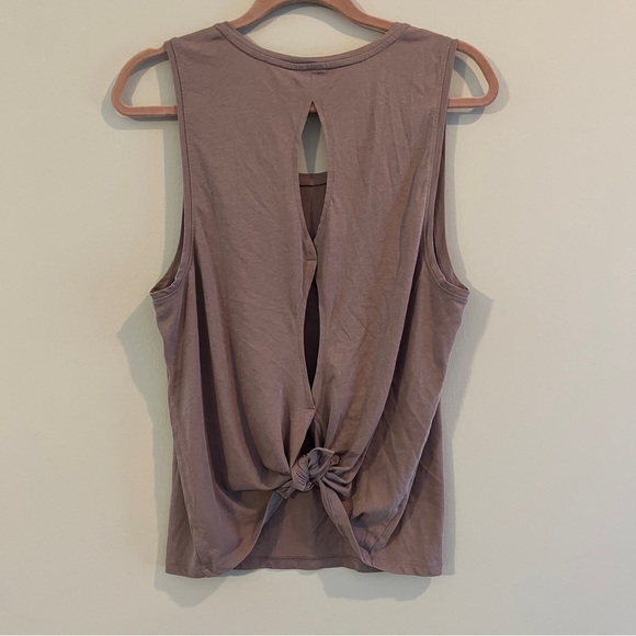 Relisted Victoria’s Secret split tie back cotton workout tank top muscle tee - Picture 4 of 4